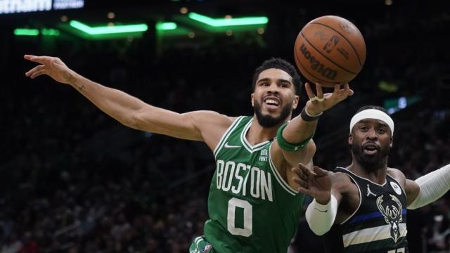 雄鹿后场有两把“大锁” 五年前他们便接近联手