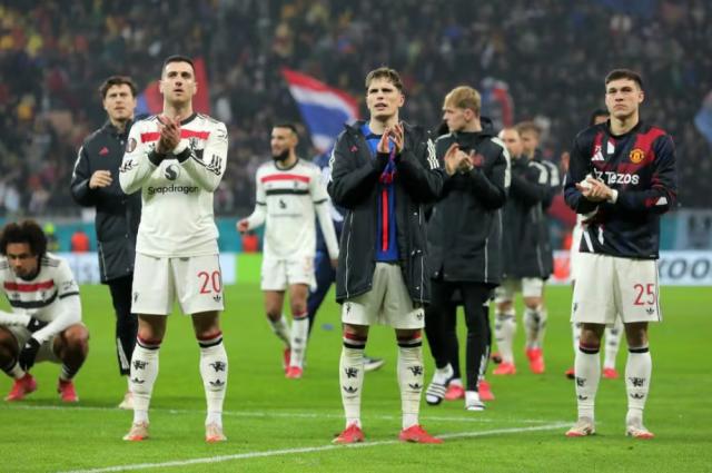 不败之身直升欧联杯16强！解放梅努曼联再胜